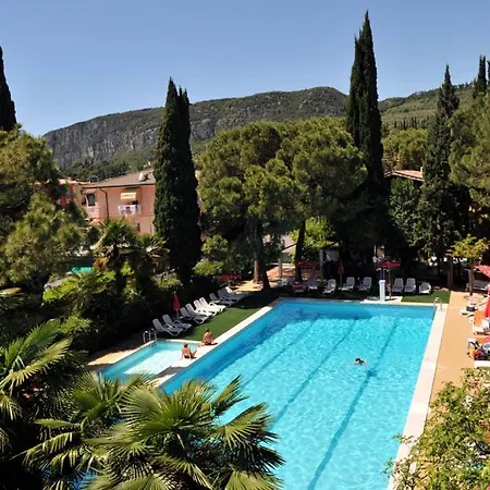 Palme & 3* Garda (Verona)